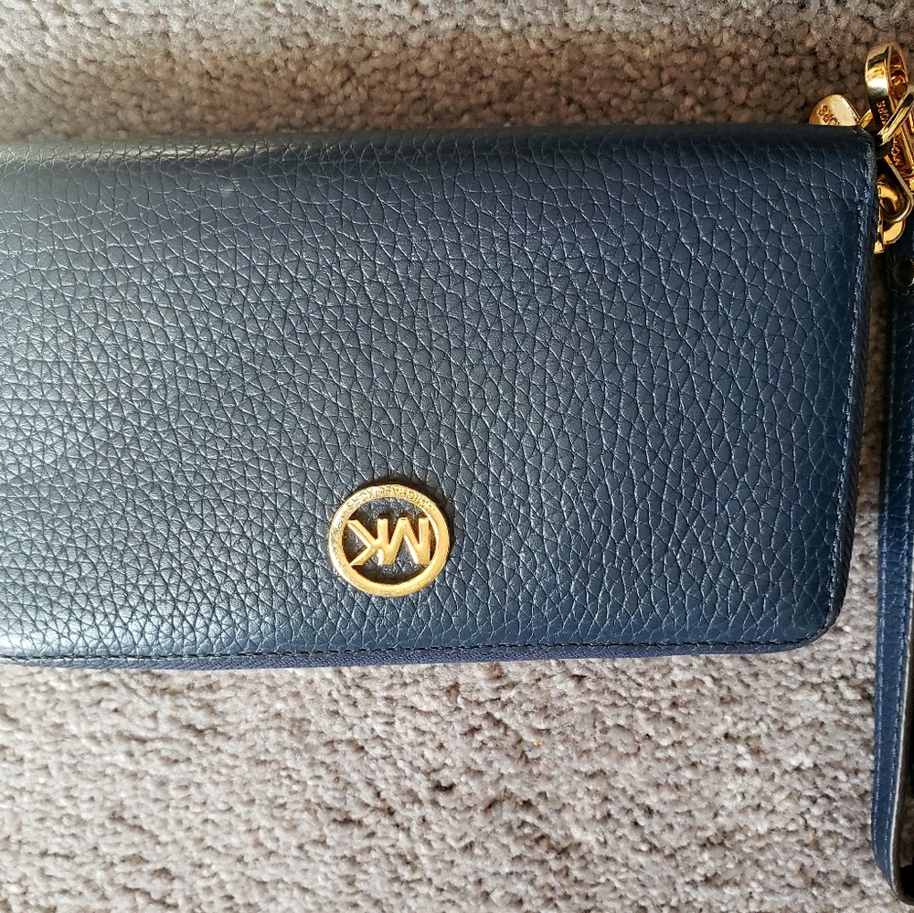 Michael kors wallet